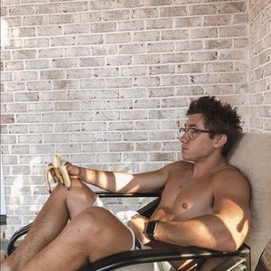 Meet your Posher, Tyler